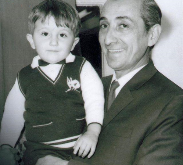 داریوش اسدزاده در جوانی