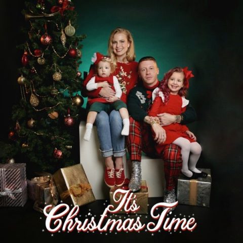 متن و ترجمه آهنگ It's Christmas Time از Macklemore و Dan Caplen