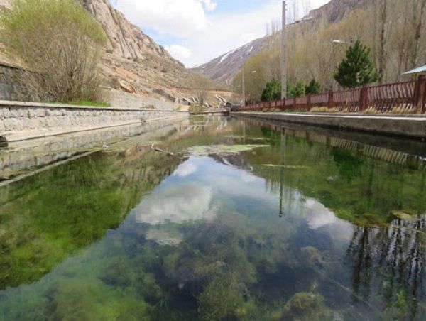 چشمه آب سرد میر عادل در روستای اندبیل