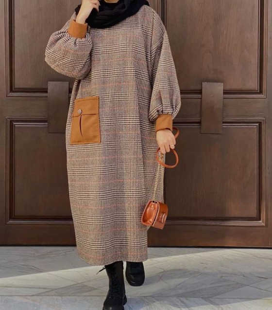 تیپ دخترانه ایرانی با مانتو بلند و کاملا پوشیده