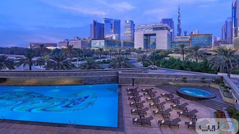 تصویری از استخر روزباز هتل جمیرا امارات تاورز