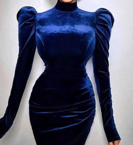 لباس مجلسی مخمل مدل دنباله دار با آستین پفی ۲۰۲۳
