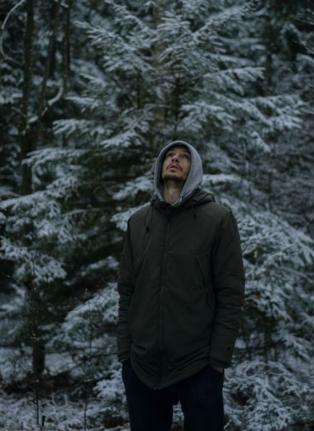 ژست عکس برفی دخترانه