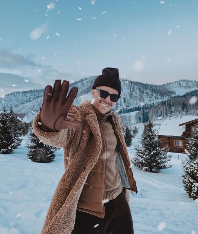 ژست عکس برفی دخترانه