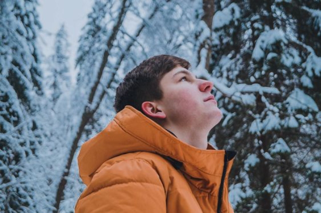 ژست عکس برفی دخترانه