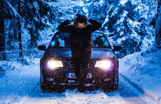 ژست عکس برفی دخترانه