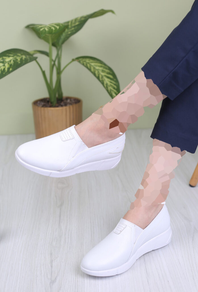 مدل کفش زنانه اسپرت سفید برای عید
