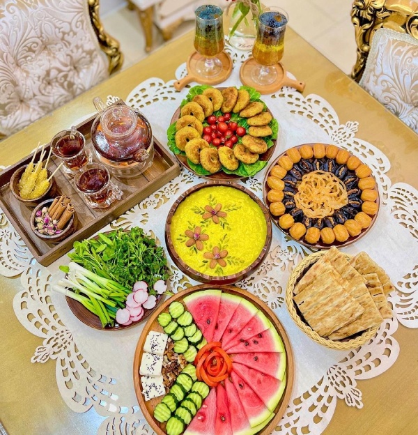مدل سفره افطاری جذاب و رنگی برای ماه رمضان
