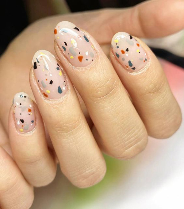 طرح ناخن مینیمال تابستانی