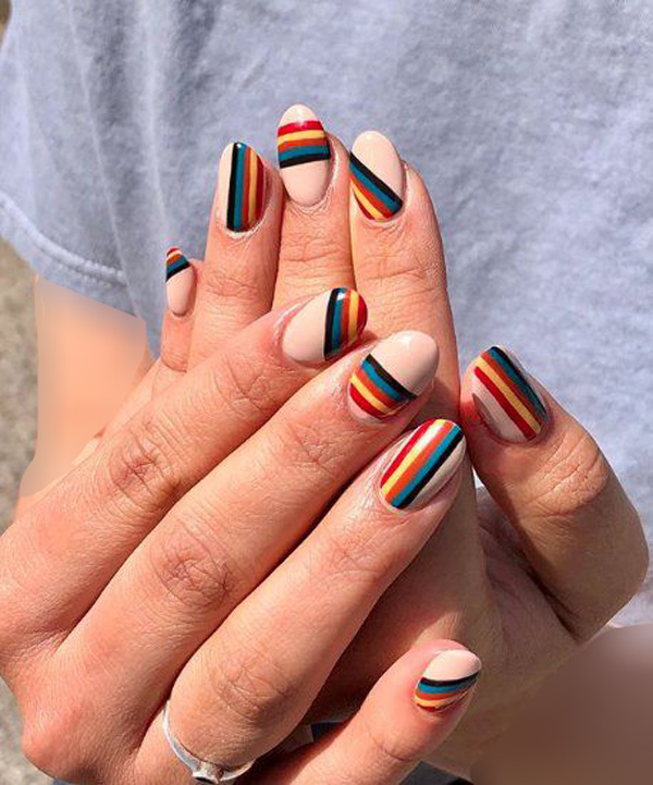 طرح ناخن مینیمال تابستانی