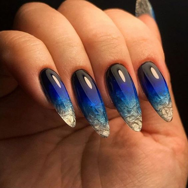 طرح ناخن آبی و سفید