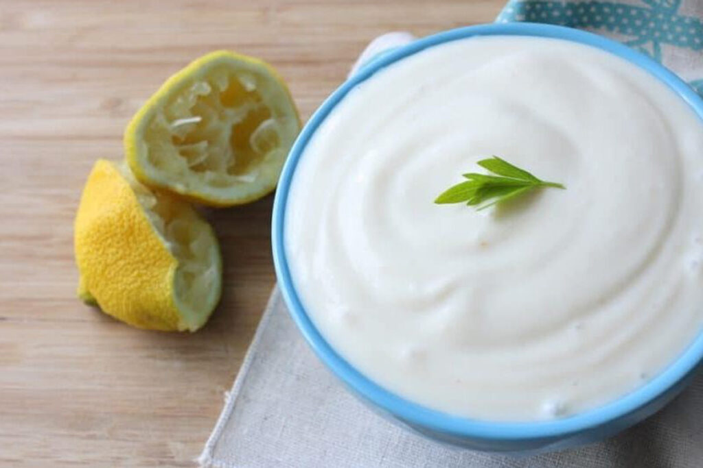 طرز تهیه خامه ترش