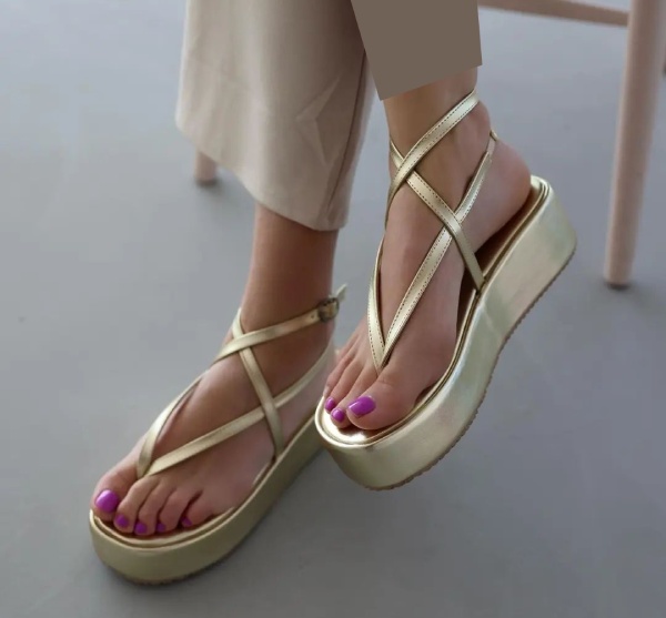 مدل صندل لا انگشتی طلایی لاکچری