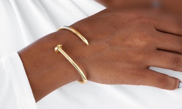دستبند طلا فانتزی طرح میخی
