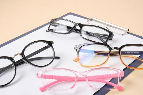 راهنمای خرید اینترنتی عدسی عینک طبی