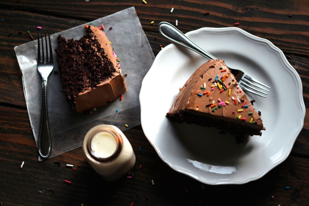 طرز تهیه کیک شکلاتی با پودر کاکائو