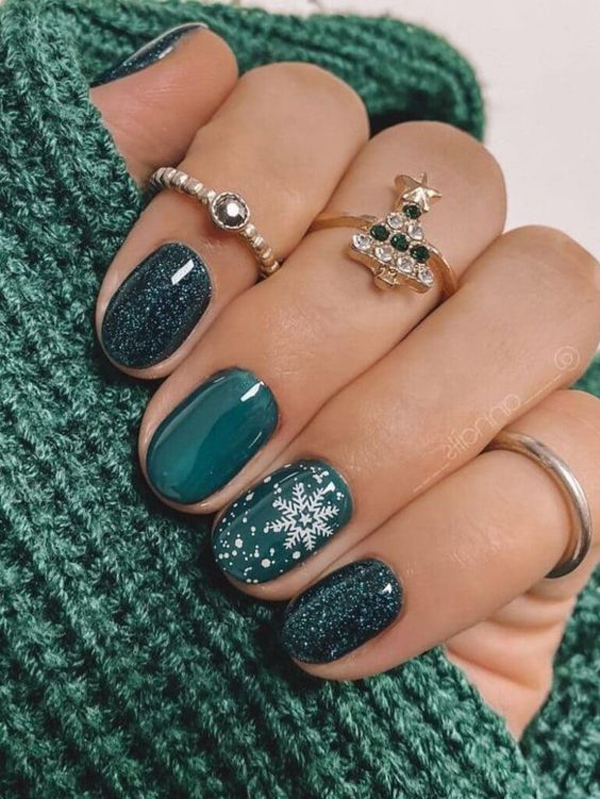 womens winter nail design 10 - طرح ناخن زمستونی جدید 1402 برای همه دختر های تینیجر