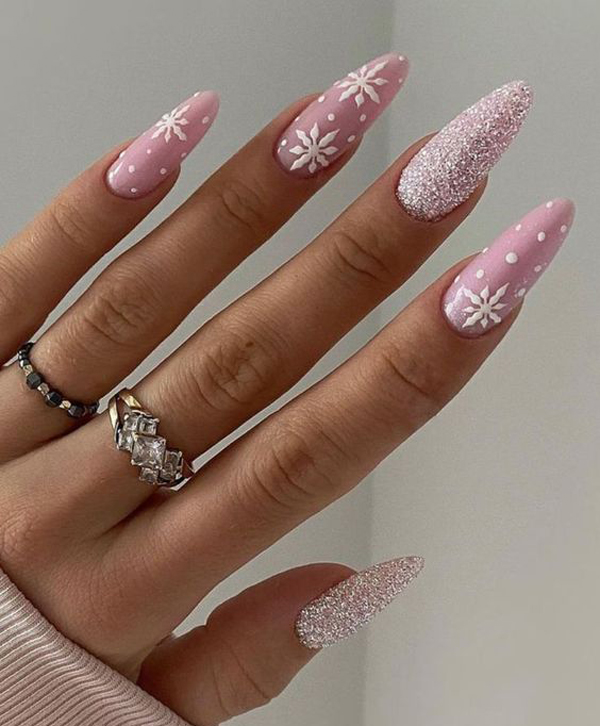womens winter nail design 17 - طرح ناخن زمستونی جدید 1402 برای همه دختر های تینیجر