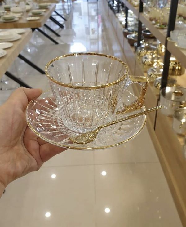 - لیوان چای خوری لب طلا در طرح های اصیل ایرانی + مزایا و معایب