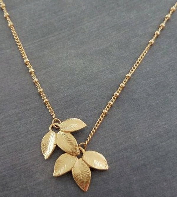 gold-necklace-model-with-leaf-pendant-1.jpg