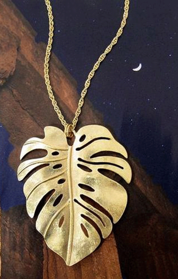 gold-necklace-model-with-leaf-pendant-3.jpg