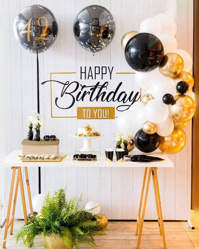 تم تولد مردانه ساده و شیک در خانه