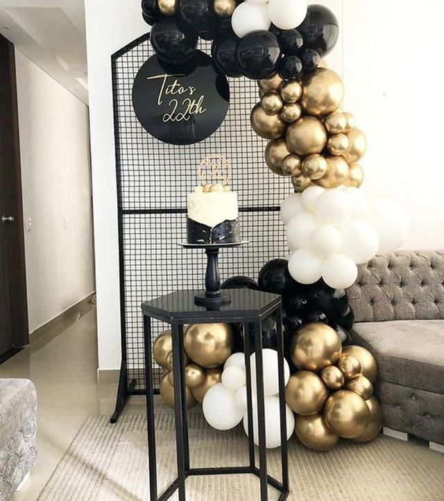 تم تولد مردانه ساده و شیک در خانه