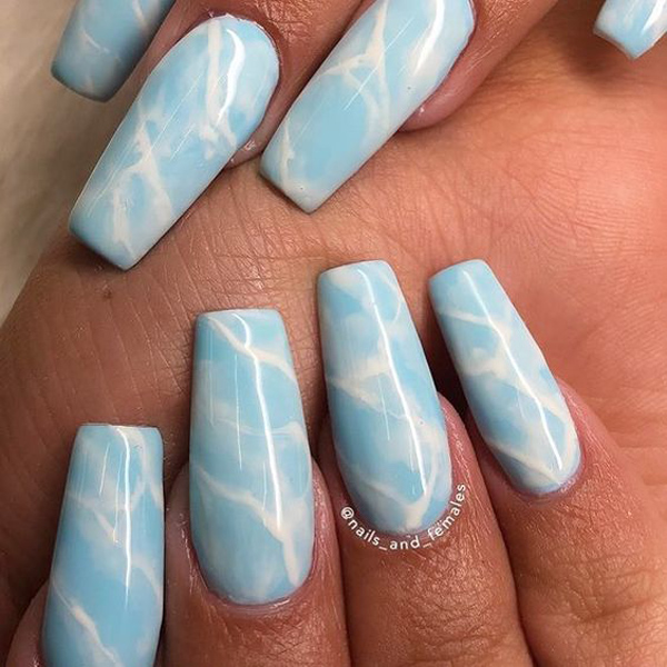 طرح ناخن آبی و سفید ساده