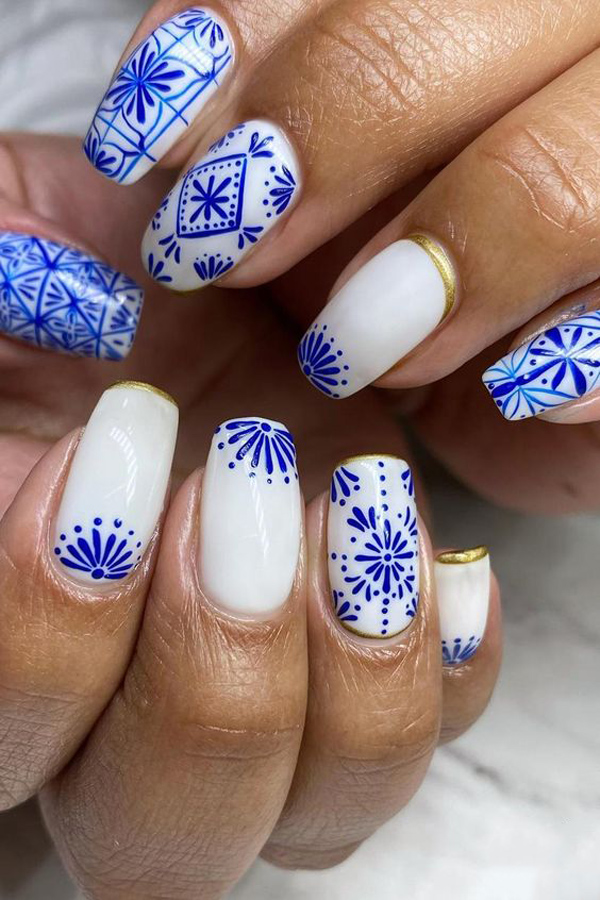 طرح ناخن آبی و سفید ساده