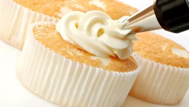 طرز تهیه خامه کیک با سفیده تخمه مرغ و کره
