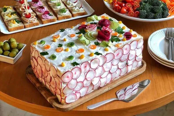 سالاد الویه مجلسی: مواد لازم، چیدمان شیک، طعم بینظیر