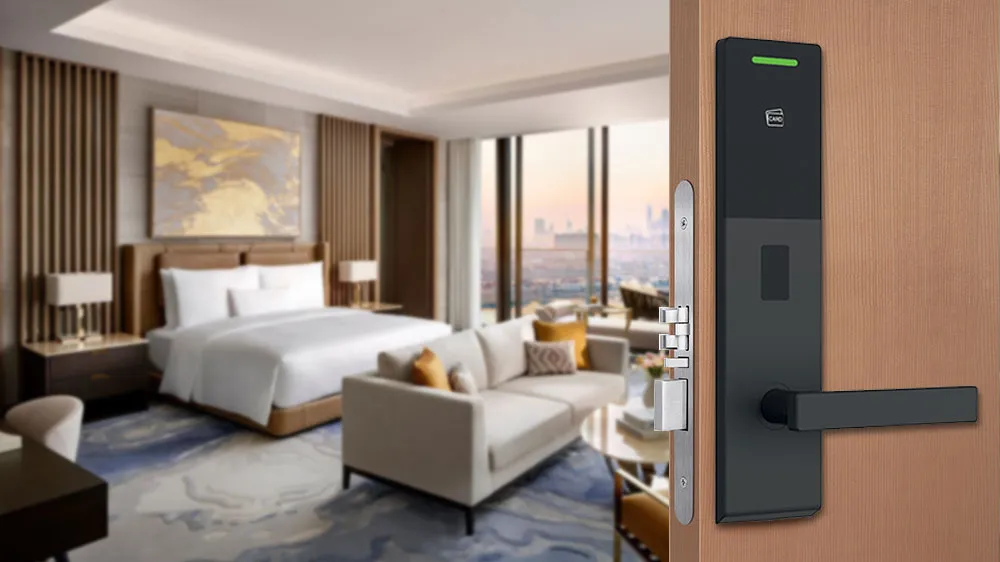 نقش فناوری‌های هوشمند در ارتقای مدیریت هتل‌ها و مراکز اقامت