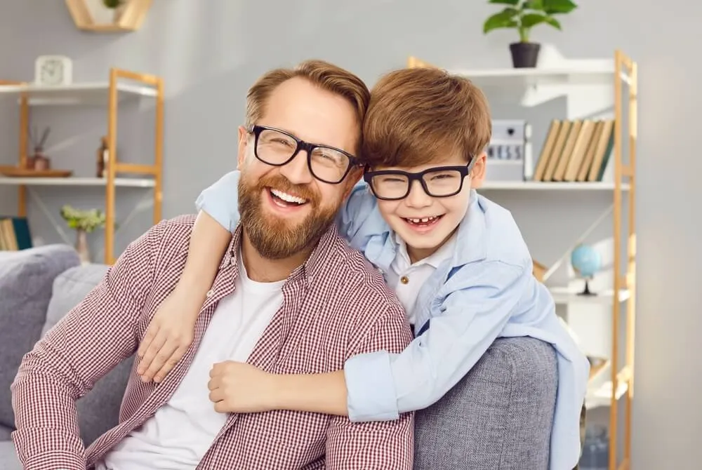 خرید عینک، عینک ستیا، خرید عینک طبی، خرید عینک آفتابی