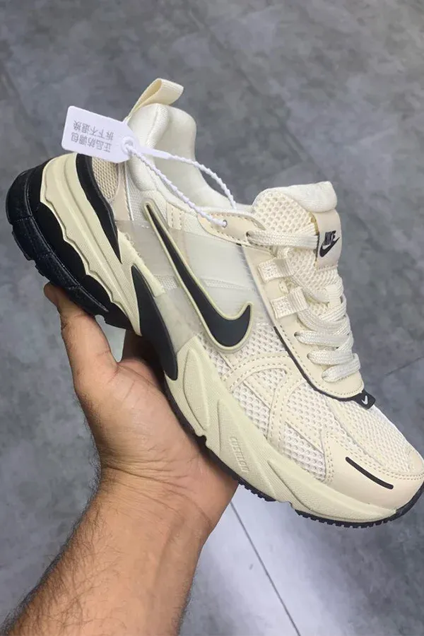 کفش کتونی v2k