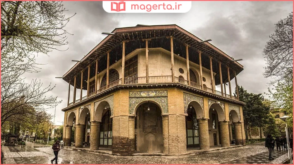 کاخ چهلستون (عمارت کلاه فرنگی)