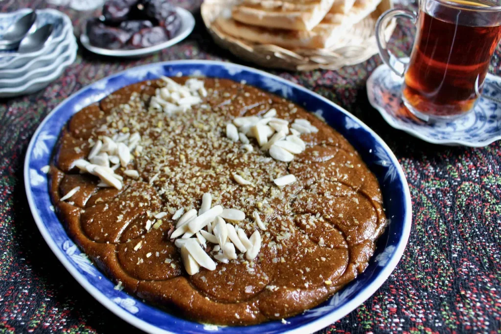 طرز تهیه حلوا سوجی