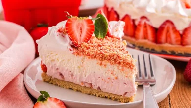 طرز تهیه دسر توت فرنگی