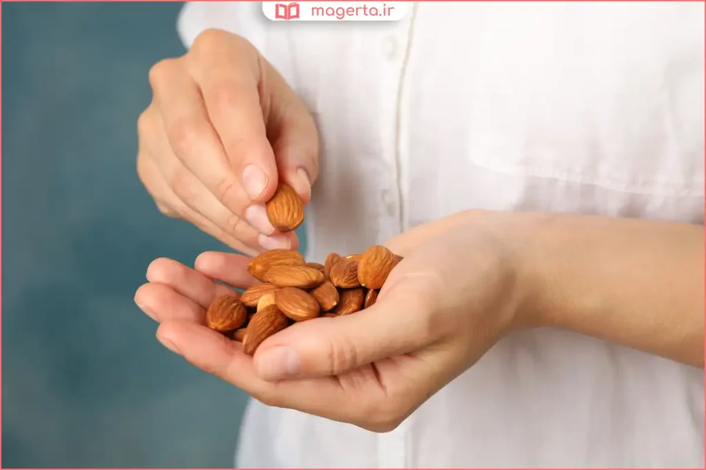 استفاده از بادام بوداده بهعنوان تنقلات سالم در رژیم غذایی