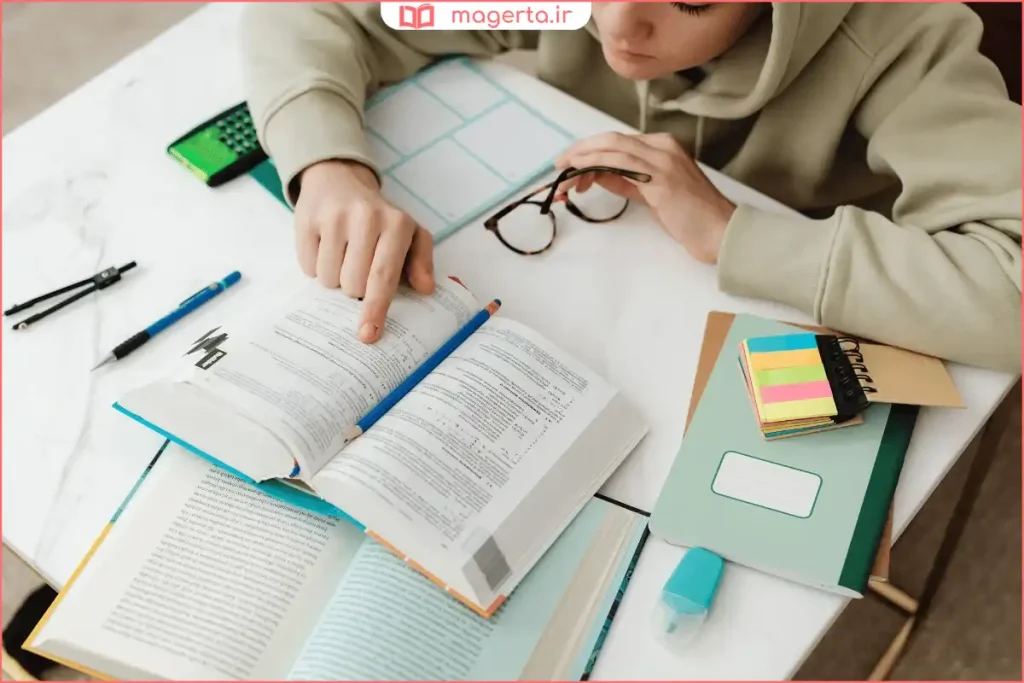 یادداشتبرداری نکات مهم هنگام مطالعه در دفترچه رنگی