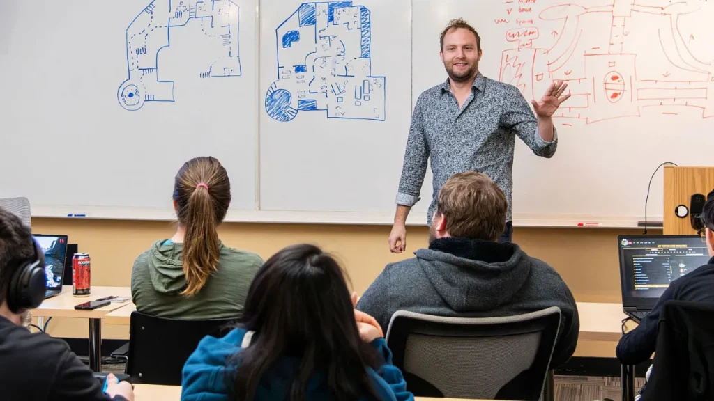 برای طراحی سایت چه رشته ای باید خواند؟