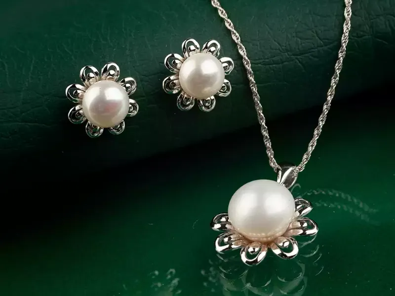 سایت عقیقبانو: جواب سوال مروارید اصل از کجا بخرم؟