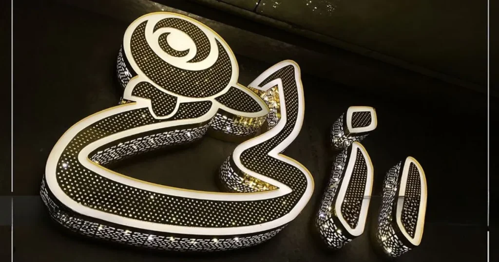 تابلو چلنیوم بهترین انتخاب برای تبلیغات محیطی فروشگاه‌ ها