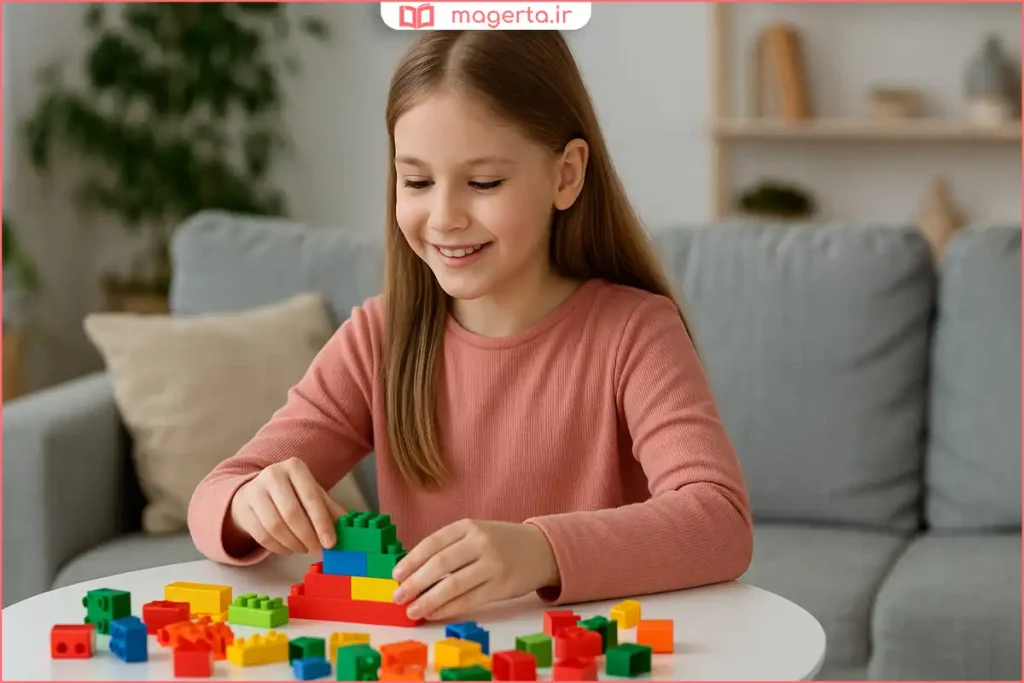 انجام کاردستی و خلاقیت با مقوا و رنگ برای رشد ذهنی کودک