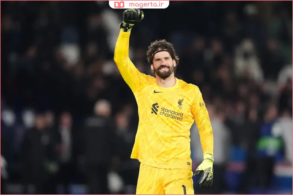 شادی دروازه‌بان پس از مهار ضربه پنالتی در مسابقه