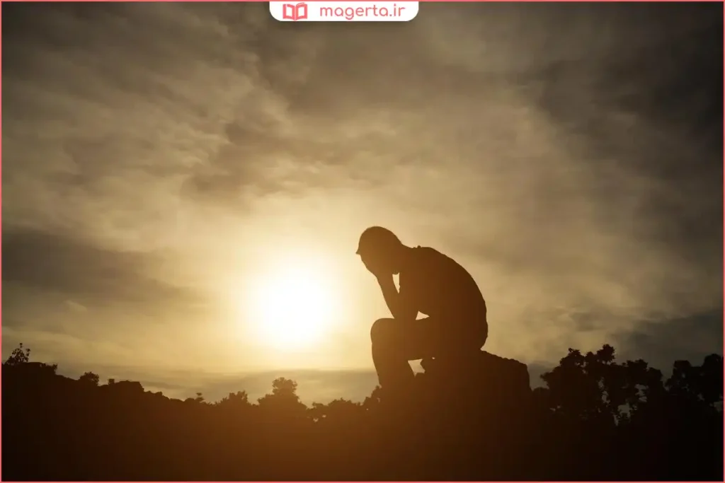 شخصی در حال قدم زدن آرام در پارک برای آرامش روح