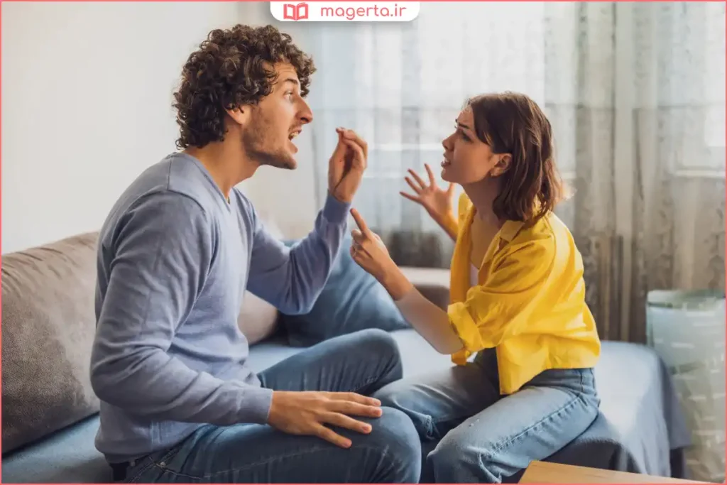 زوجی در حال گفتوگوی صادقانه درباره احساسات و نیازهای عاطفی