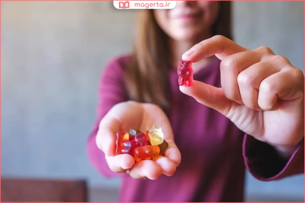 خارج کردن ژله پاستیل براق و خوش‌رنگ از قالب با طرح‌های فانتزی