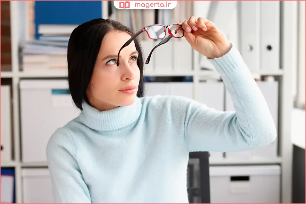 نمای نزدیک از تمرین دید دوچشمی با عینک واقعیت مجازی
