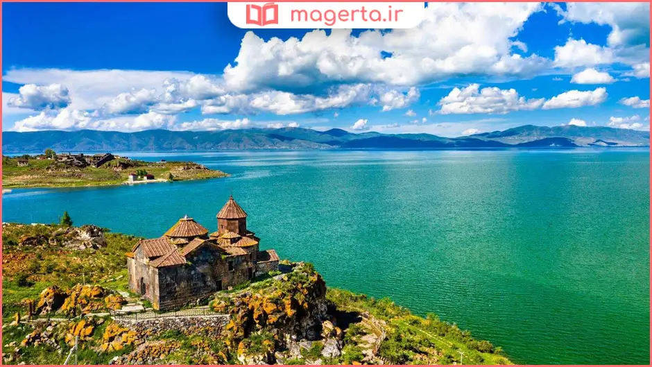 دریاچه سِوان و سکوهای ساحلی