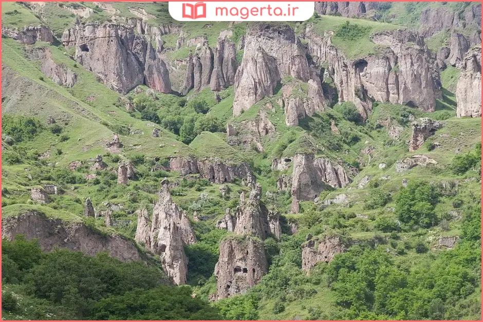 دره و غارهای خندزورِسک
